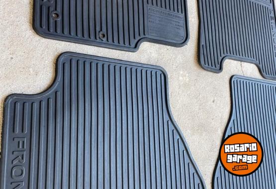 Accesorios para Autos - Alfombra Nissan frontier - En Venta