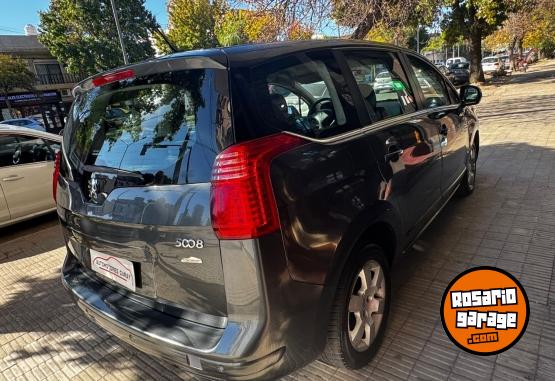 Autos - Peugeot 5008 2014 Nafta 140000Km - En Venta