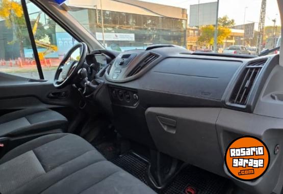 Utilitarios - Ford Transit 2.2 Furgon M 2021 Diesel 120000Km - En Venta