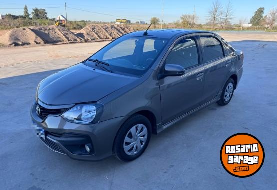 Autos - Toyota ETIOS 2017 GNC 120000Km - En Venta