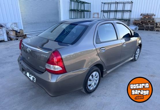Autos - Toyota ETIOS 2017 GNC 120000Km - En Venta