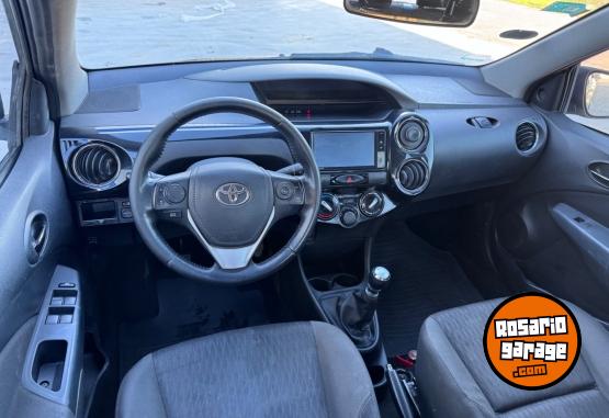 Autos - Toyota ETIOS 2017 GNC 120000Km - En Venta