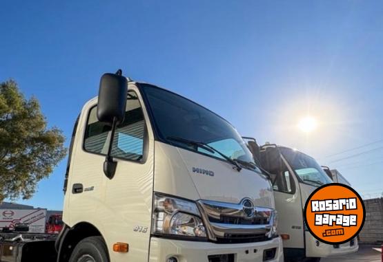 Camiones y Grúas - TOYOTA HINO 816 serie 300 - En Venta