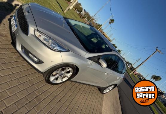 Autos - Ford Focus Se plus 2018 Nafta 68000Km - En Venta
