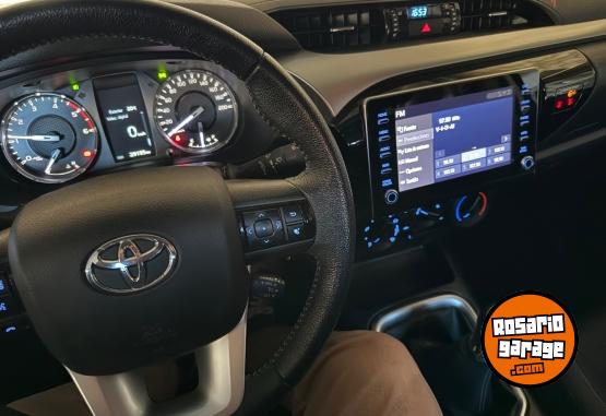 Camionetas - Toyota Hilux Sr 2022 Diesel 29000Km - En Venta