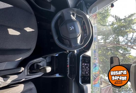Autos - Peugeot 208 2022 Nafta 69000Km - En Venta