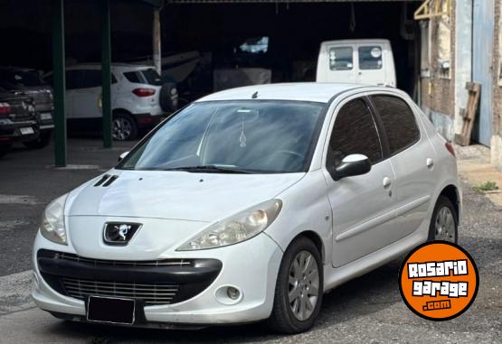Autos - Peugeot 207 2011 Nafta 140000Km - En Venta