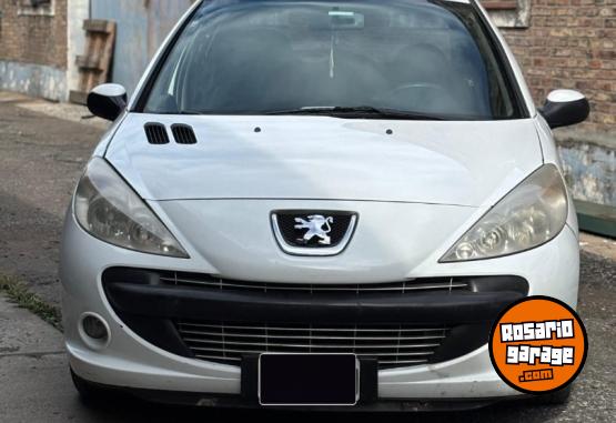 Autos - Peugeot 207 2011 Nafta 140000Km - En Venta