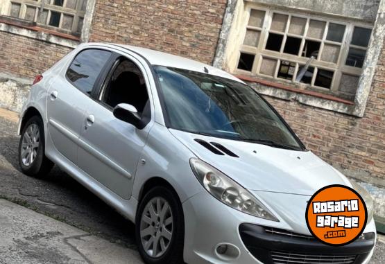 Autos - Peugeot 207 2011 Nafta 140000Km - En Venta