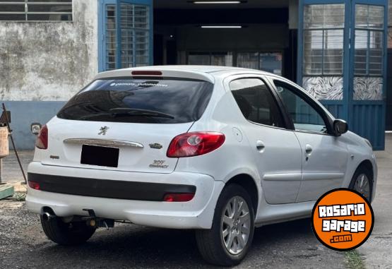 Autos - Peugeot 207 2011 Nafta 140000Km - En Venta
