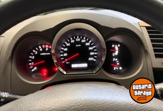 Camionetas - Toyota Hilux SW4 SRV 2011 Diesel 303000Km - En Venta