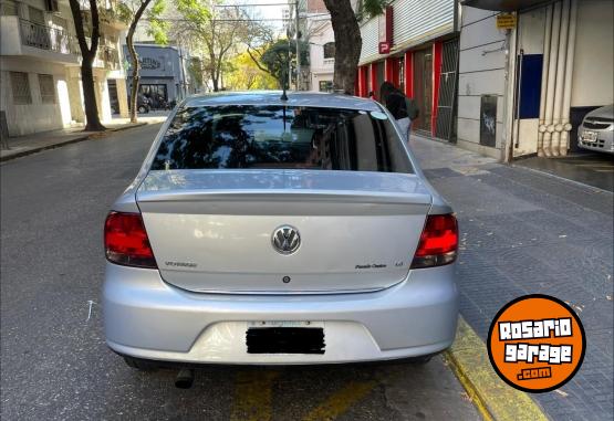 Autos - Volkswagen Voyage 2011 Nafta 133000Km - En Venta