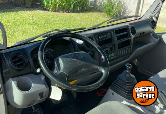 Camiones y Gr�as - HINO 300 - 816 - En Venta
