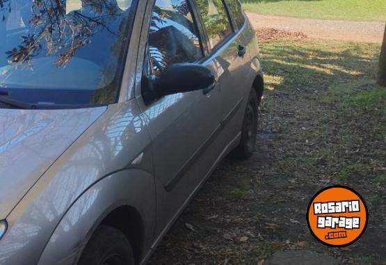 Autos - Ford Focus ambiente 5p 2005 GNC 300000Km - En Venta