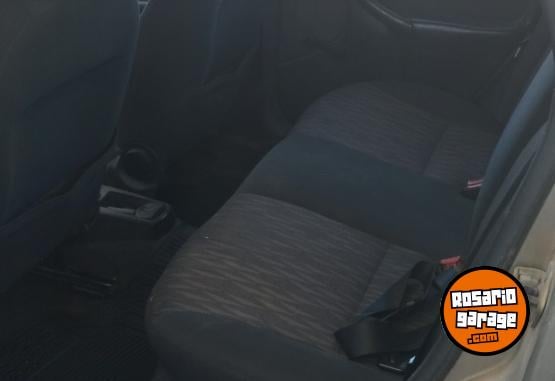 Autos - Ford Focus ambiente 5p 2005 GNC 300000Km - En Venta