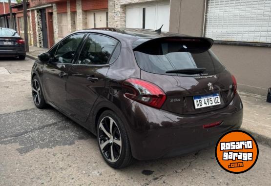 Autos - Peugeot 208 allure 2017 GNC 92000Km - En Venta