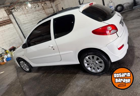 Autos - Peugeot 207 2011 Nafta 166000Km - En Venta