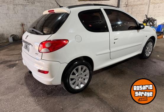 Autos - Peugeot 207 2011 Nafta 166000Km - En Venta