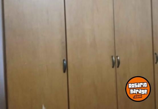 Hogar - HERMOSO ROPERO. 4 PUERTAS. 2 NIVELES/ LIQUIDO - En Venta