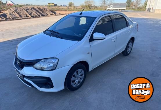 Autos - Toyota Etios 2018 GNC 140000Km - En Venta