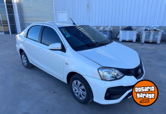 Autos - Toyota Etios 2018 GNC 140000Km - En Venta