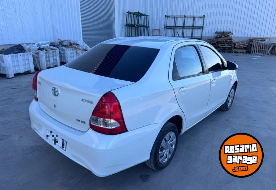Autos - Toyota Etios 2018 GNC 140000Km - En Venta