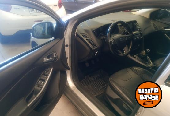 Autos - Ford Focus 2016 Nafta 122000Km - En Venta