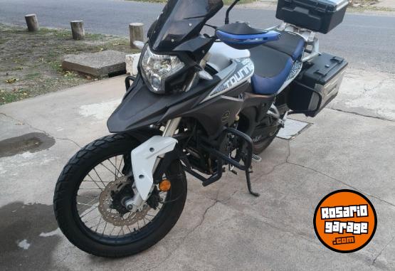 Motos - Corven TURING 250 2020 Nafta 10000Km - En Venta