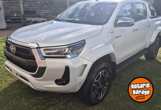 Camionetas - Toyota HILUX SRX 2.8 4X4 AL 2025 Diesel 6000Km - En Venta