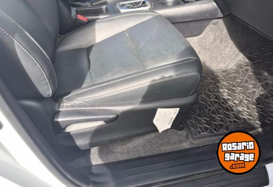 Camionetas - Toyota HILUX SRX 2.8 4X4 AL 2025 Diesel 6400Km - En Venta