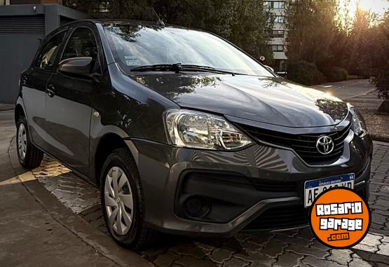 Autos - Toyota ETIOS 2021 Nafta 80000Km - En Venta