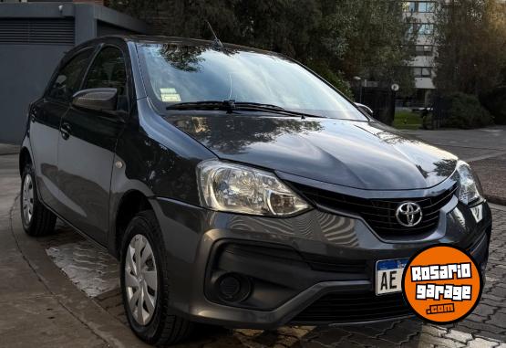 Autos - Toyota ETIOS 2021 Nafta 80000Km - En Venta