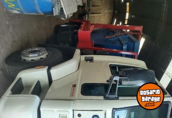 Camiones y Grúas - Impecable - En Venta