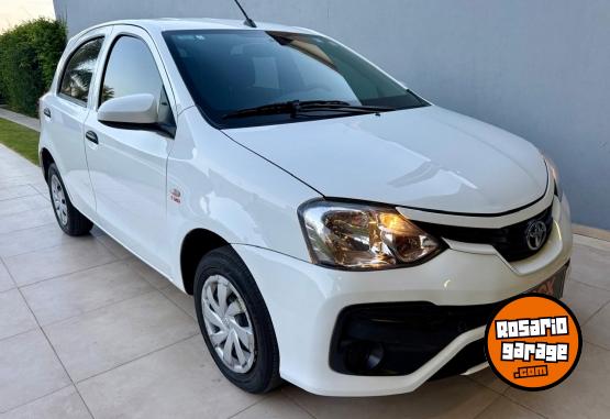 Autos - Toyota Etios 2017 Nafta 80000Km - En Venta