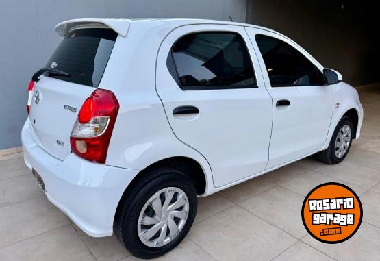 Autos - Toyota Etios 2017 Nafta 80000Km - En Venta