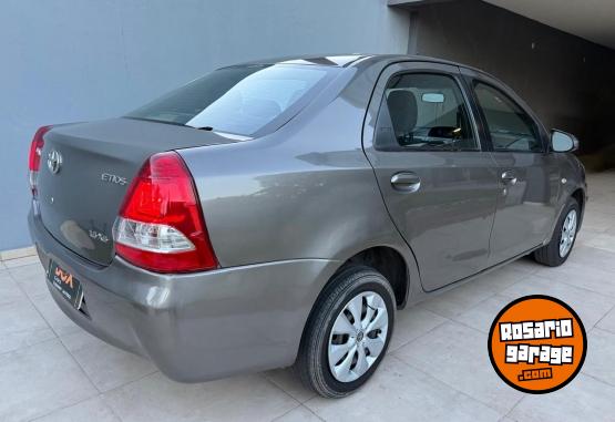Autos - Toyota Etios 2016 Nafta - En Venta