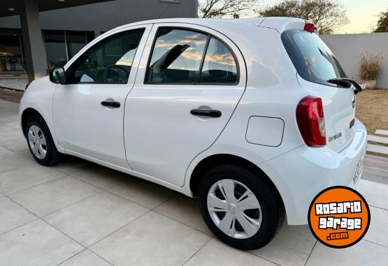 Autos - Nissan March 2017 Nafta 80000Km - En Venta