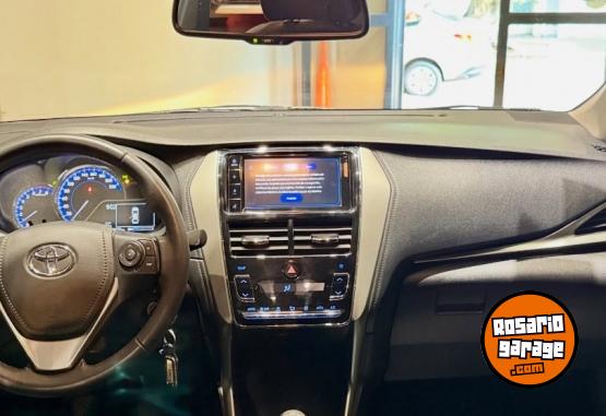 Autos - Toyota YARIS XLS 2021 Nafta 83000Km - En Venta