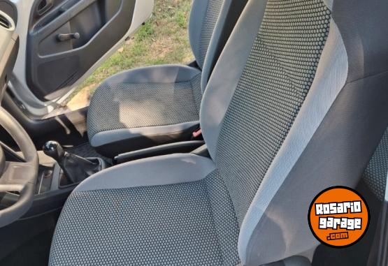 Autos - Volkswagen Up move 1.0 3 puertas 2015 Nafta 78000Km - En Venta