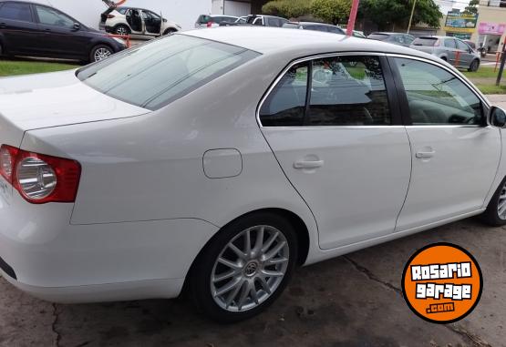 Autos - Volkswagen VENTO 2.5 LUXURI 2010 Nafta 196320Km - En Venta