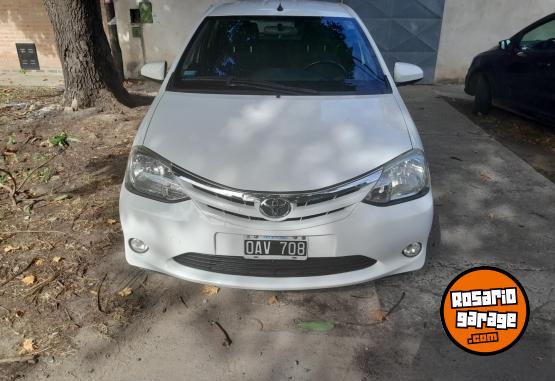Autos - Toyota Etios 2014 Nafta 120000Km - En Venta