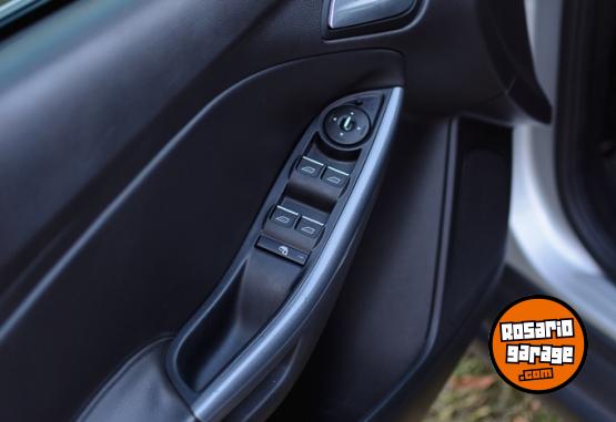 Autos - Ford focus titanium 2014 Nafta 125000Km - En Venta