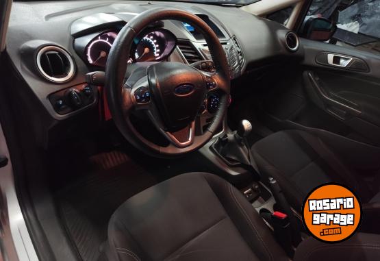Autos - Ford Fiesta SE 2017 Nafta 95800Km - En Venta