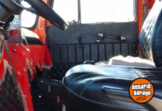 Camiones y Gr�as - Mercedes Benz 1114 con motor 1620 - En Venta