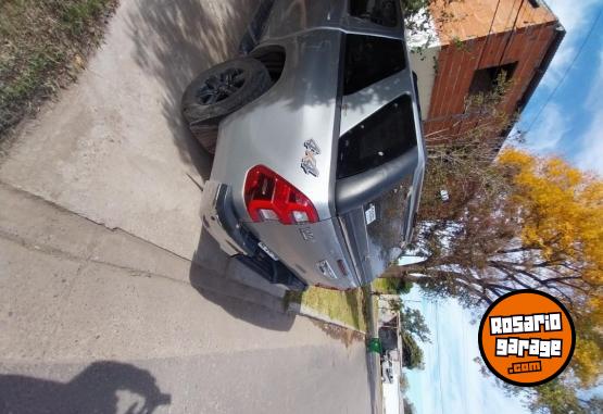 Camionetas - Toyota Hilux SRV doble cabina 2021 Diesel 130000Km - En Venta