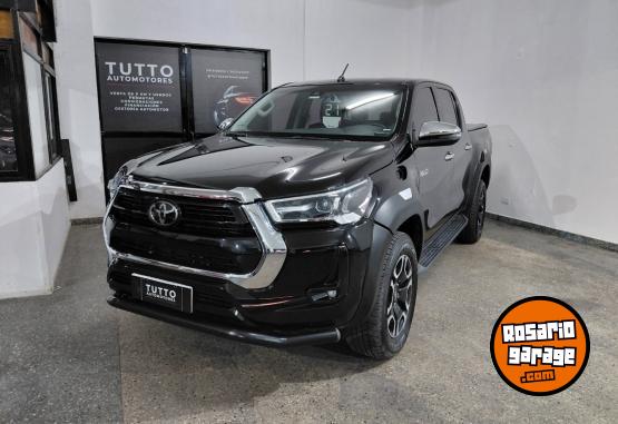 Camionetas - Toyota Hilux srx 2021 Diesel 110000Km - En Venta