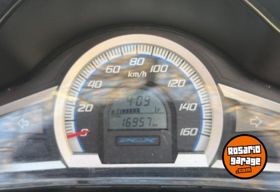 Motos - Honda PCX 2017 Nafta 17000Km - En Venta