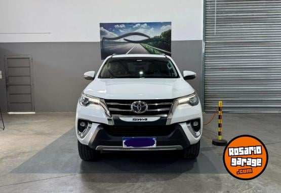 Camionetas - Toyota Toyota Hilux SW4 2.8 Srx 2018 Diesel 103000Km - En Venta