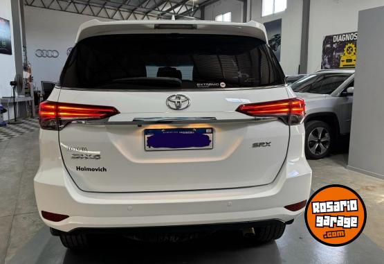 Camionetas - Toyota Toyota Hilux SW4 2.8 Srx 2018 Diesel 103000Km - En Venta