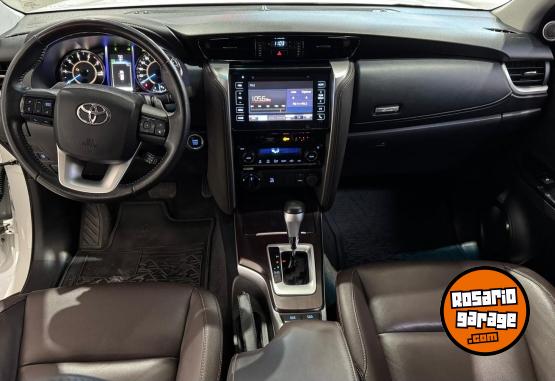 Camionetas - Toyota Toyota Hilux SW4 2.8 Srx 2018 Diesel 103000Km - En Venta